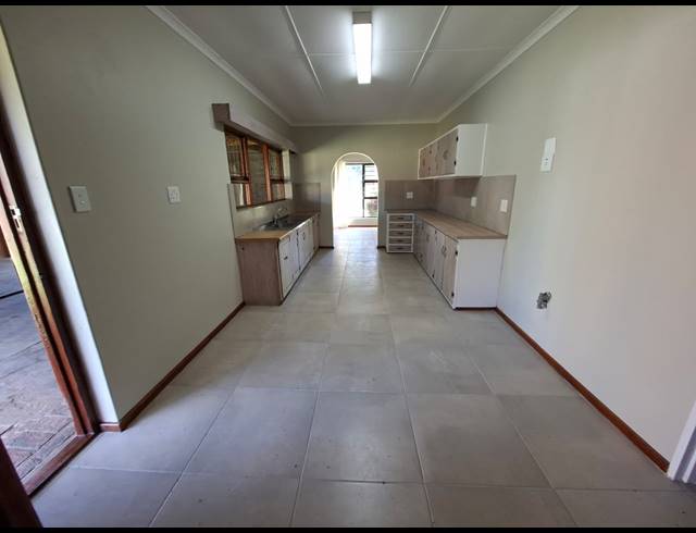 4 BEDROOM HOUSE FOR SALE IN BOSKLOOF